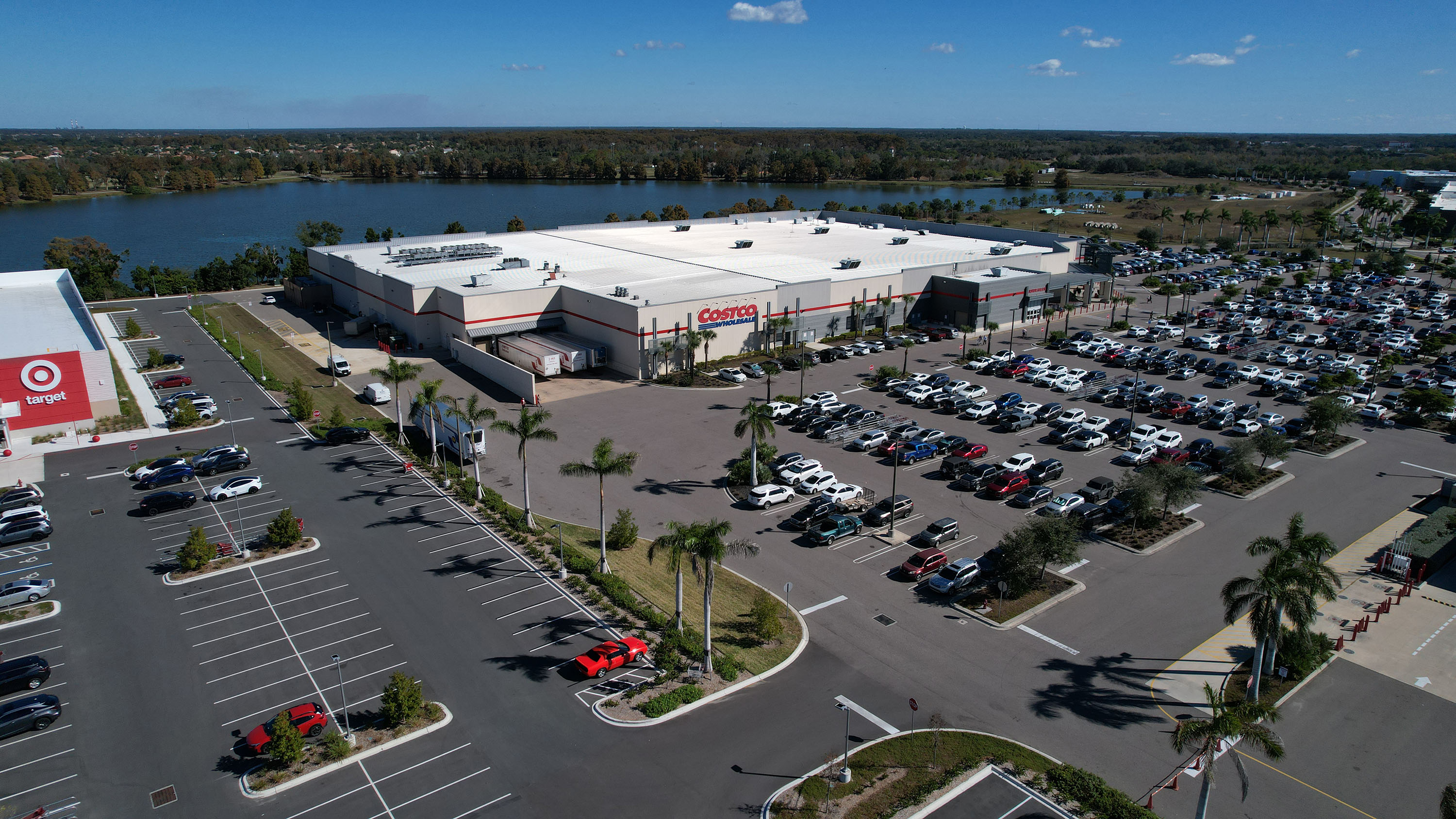 MarketPlaceLkgNE-Costco-121625-0042